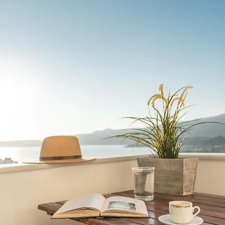 Mira Sitia Luxury Apartment Exterior photo